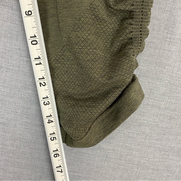 Lululemon Q5 Olive Green Capri Leggings Sz 8 - Picture 8 of 8
